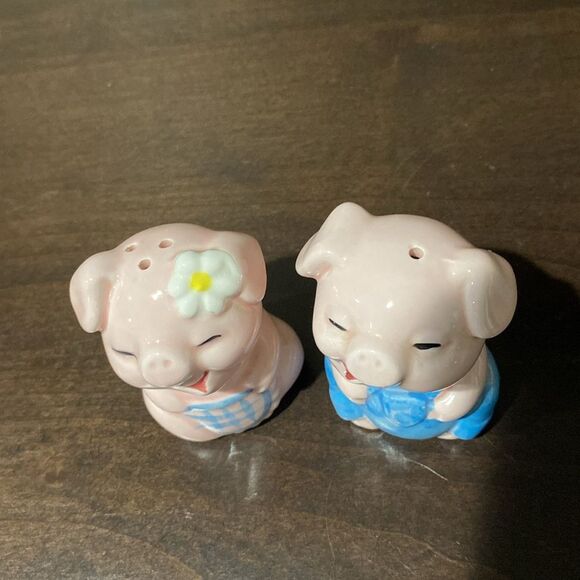 Vintage Hand painted Pig Piglet Salt & Pepper Shakers Set - Picture 3 of 10